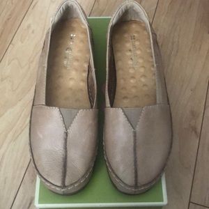 naturalizer feist ginger snap lea leather flats